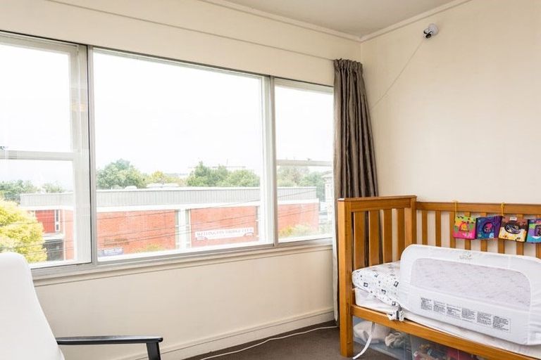 Photo of property in Newman Court Apartments, 2 Newman Terrace, Thorndon, Wellington, 6011