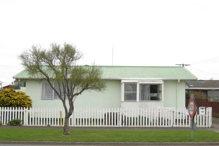 Photo of property in 1/10 Ropiha Street, Fitzroy, New Plymouth, 4312