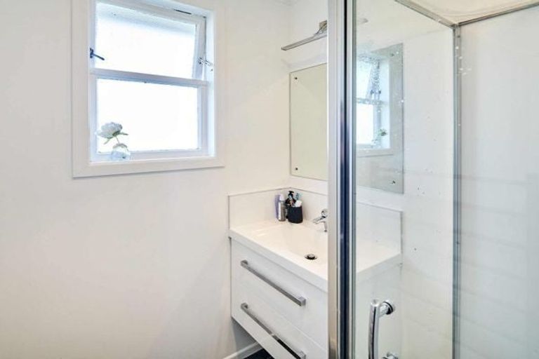 Photo of property in 52 Owhiti Street, Titahi Bay, Porirua, 5022