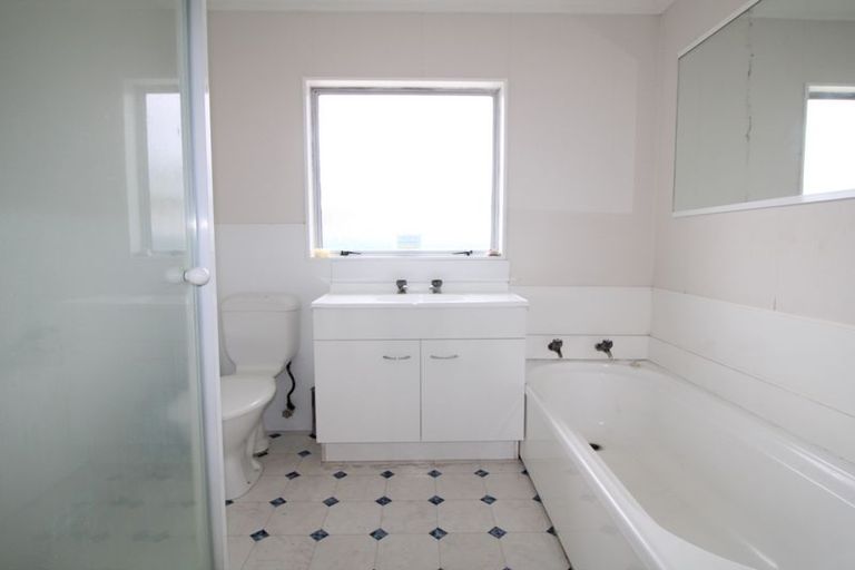 Photo of property in 31 Sequoia Crescent, Owhata, Rotorua, 3010