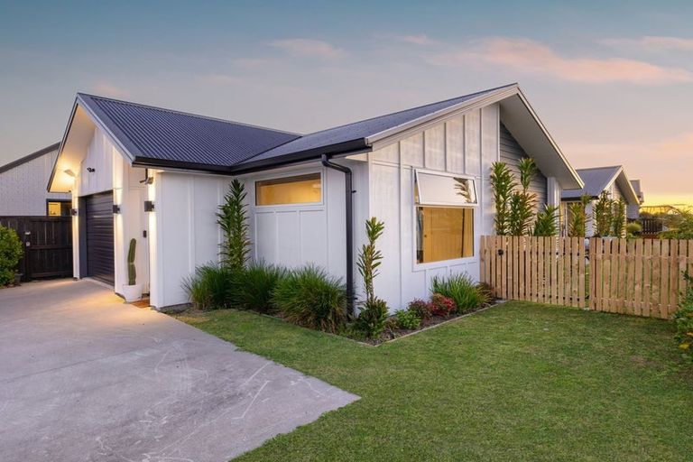 Photo of property in 164 Te Okuroa Drive, Papamoa, 3118