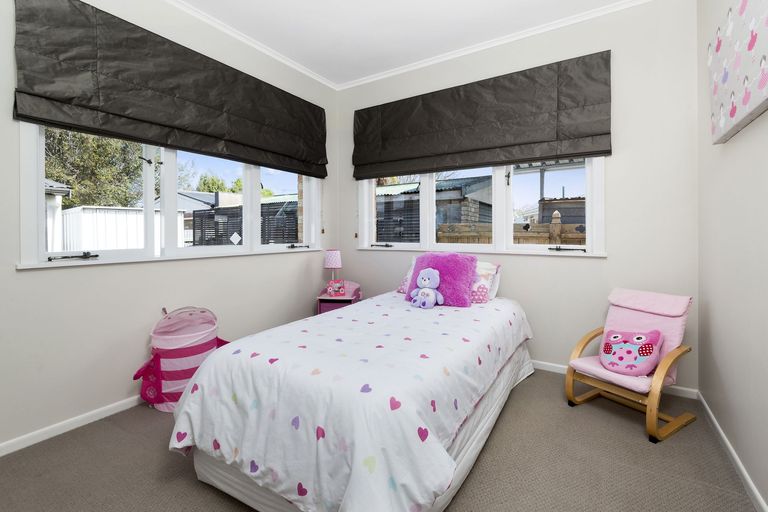 Photo of property in 22 Edmund Hillary Avenue, Papakura, 2110