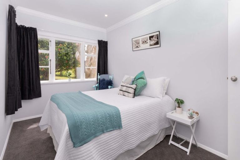 Photo of property in 7 Kiwi Crescent, Tawa, Wellington, 5028