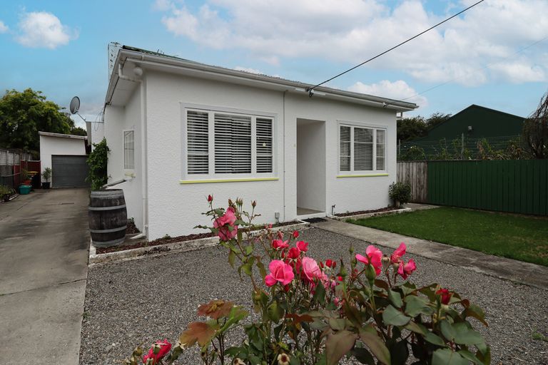 Photo of property in 6 Victoria Street, Carterton, 5713