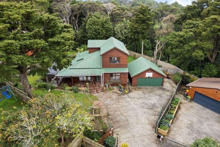 Photo of property in 10 Corokia Place, Totara Heights, Auckland, 2105