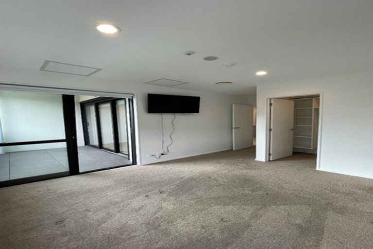 Photo of property in Apollo Apartments, 201/46 Rosedale Road, Rosedale, Auckland, 0632