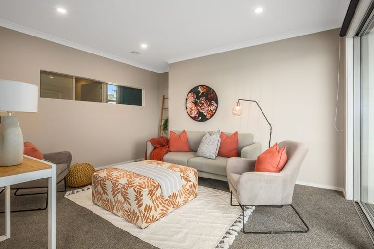 Photo of property in 15 Sue Dow Lane, Aotea, Porirua, 5024