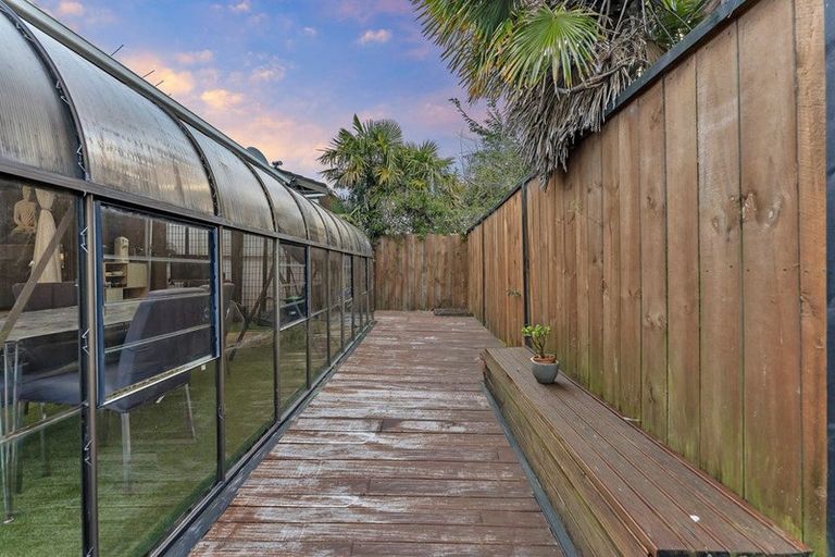 Photo of property in 3/21 Northall Road, New Lynn, Auckland, 0600