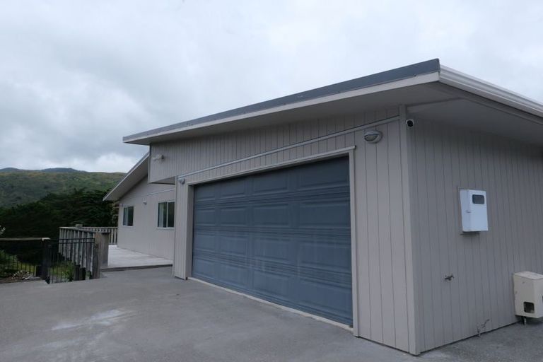 Photo of property in 17 Charlotte Way, Raumati South, Paraparaumu, 5032