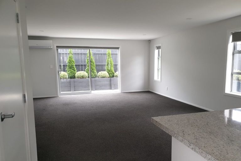Photo of property in 27a Ranui Terrace, Tawa, Wellington, 5028