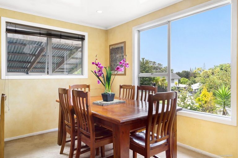 Photo of property in 10 Datura Place, Sunnynook, Auckland, 0620