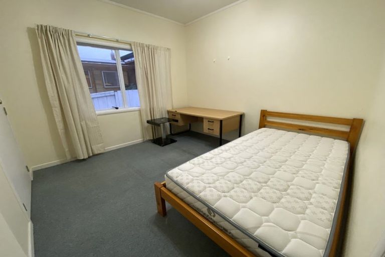 Photo of property in 218 Hillcrest Road, Hillcrest, Hamilton, 3216