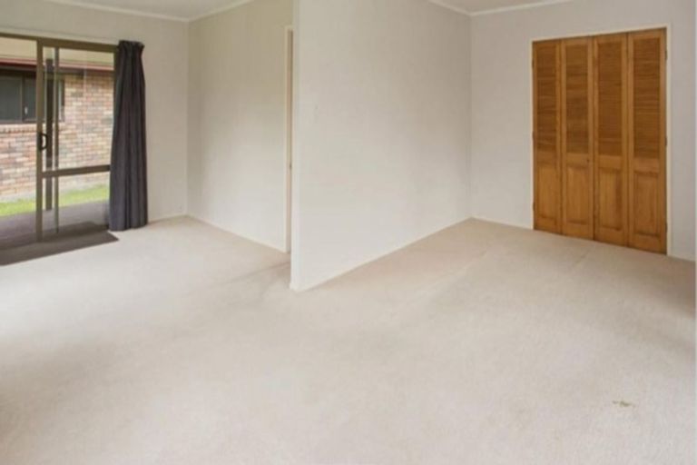 Photo of property in 30 Venus Place, Half Moon Bay, Auckland, 2012