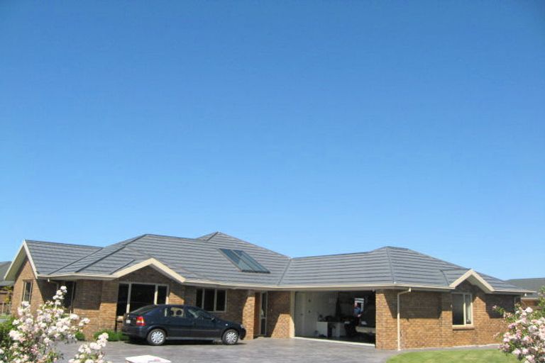 Photo of property in 11 Springside Place, Redwood, Christchurch, 8051