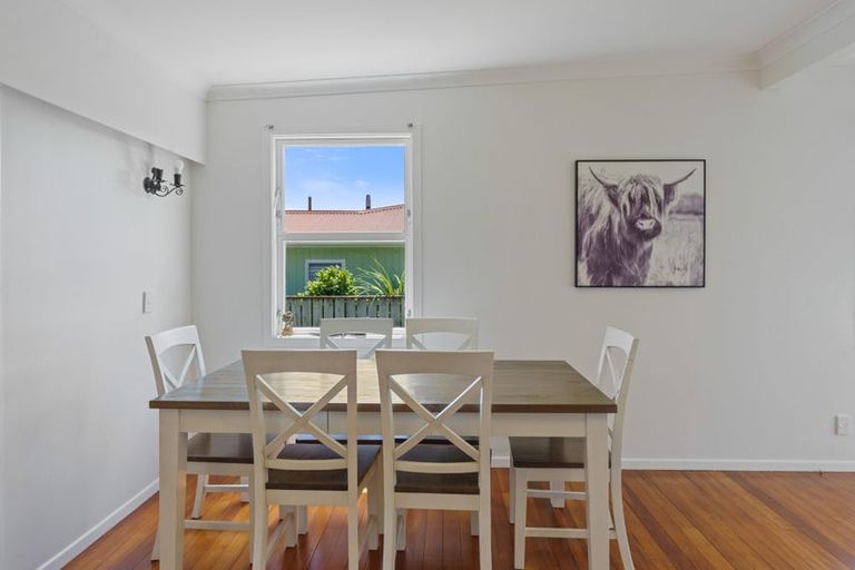 Photo of property in 10 Matai Street, Waikanae, 5036