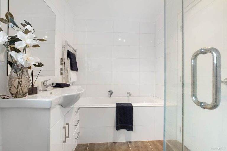 Photo of property in 10 Coolaghy Drive, Flat Bush, Auckland, 2019