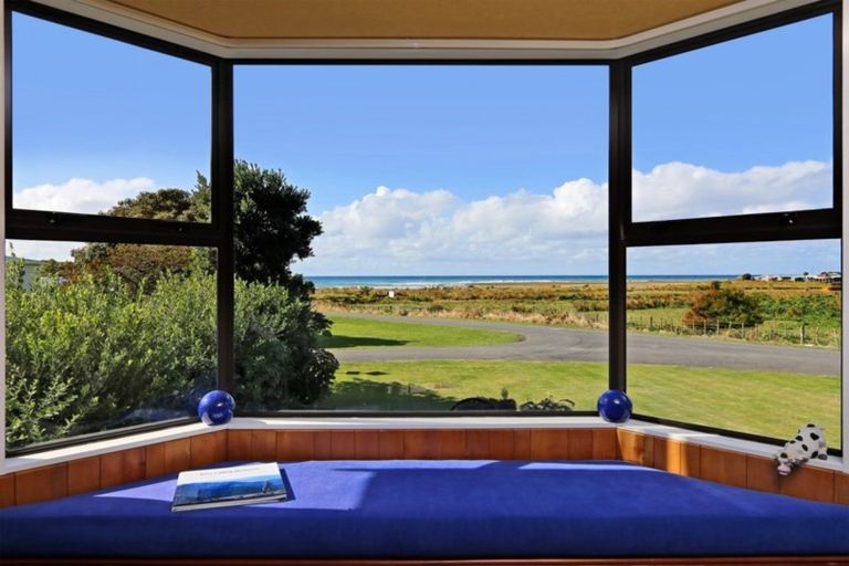 Photo of property in 1 Mchardy Place, Glenfield, Auckland, 0627