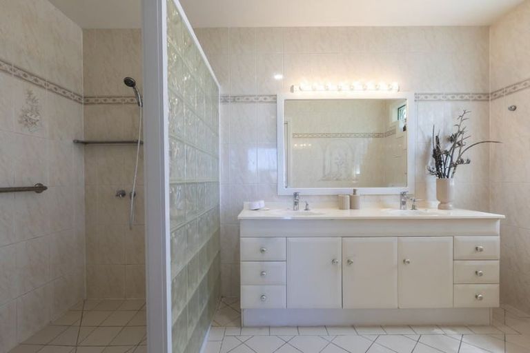 Photo of property in 18 Cordyline Place, Waimairi Beach, Christchurch, 8083