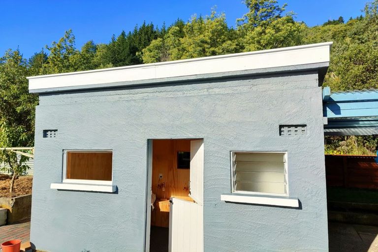 Photo of property in 22 Leicester Street, Picton, 7220