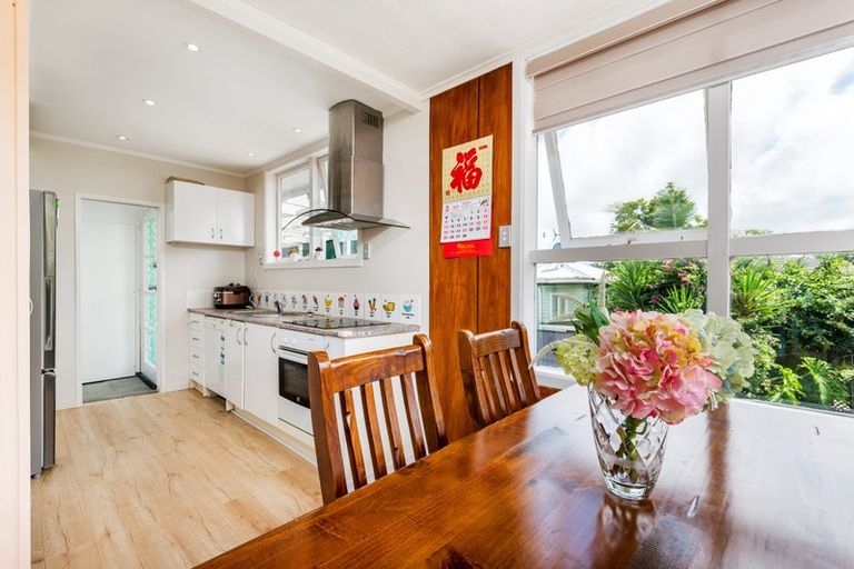 Photo of property in 1/22 Larnoch Road, Henderson, Auckland, 0610