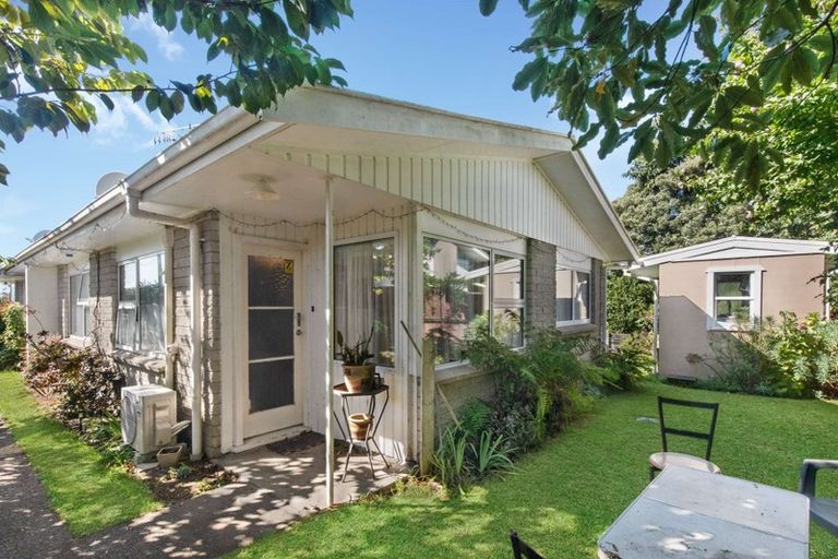Photo of property in 2/1 Coopers Road, Gate Pa, Tauranga, 3112