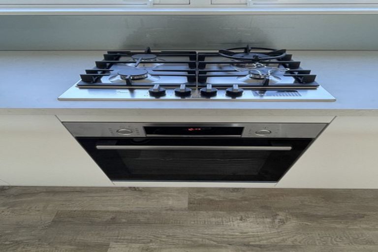 Photo of property in 20 Bluff Road, Kenepuru, Porirua, 5022