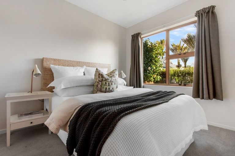 Photo of property in 15c Aratonga Avenue, Greenlane, Auckland, 1051