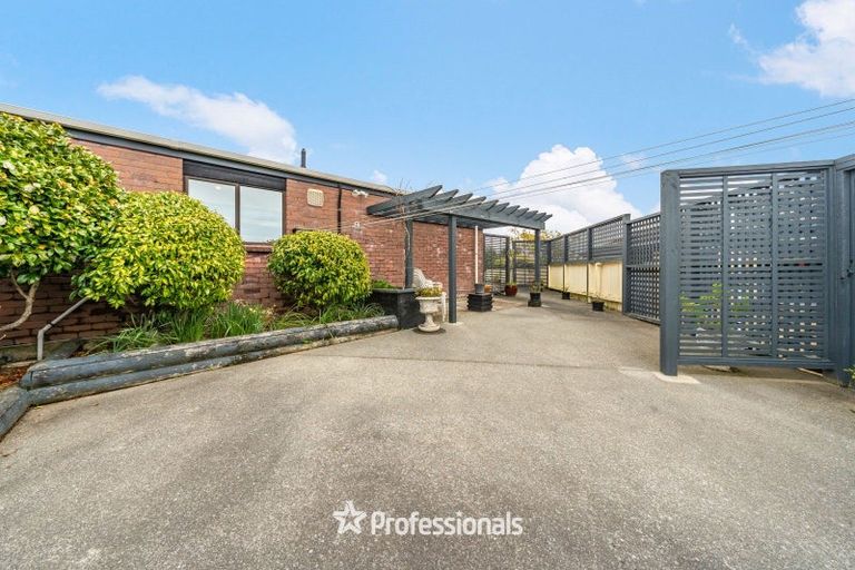 Photo of property in 1 Aldersgate Grove, Stokes Valley, Lower Hutt, 5019