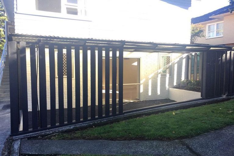 Photo of property in 16 Cardiff Road, Pakuranga, Auckland, 2010