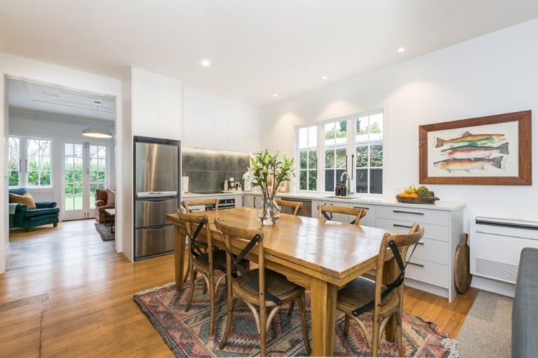 Photo of property in 9 Gillean Street, Havelock North, 4130