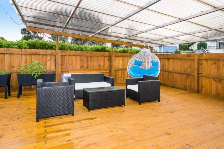 Photo of property in 71 Ravenwood Drive, Forrest Hill, Auckland, 0620