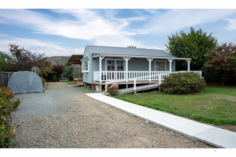 Photo of property in 10 Hillary Street, Waimate, 7924