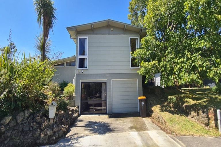 Photo of property in 4 Mahia Place, Kelvin Grove, Palmerston North, 4414