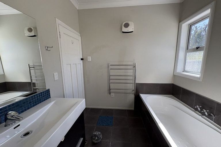 Photo of property in 81 Meeanee Road, Taradale, Napier, 4112