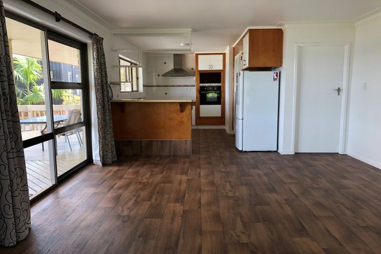 Photo of property in 18a Carnoustie Drive, Wattle Downs, Auckland, 2103