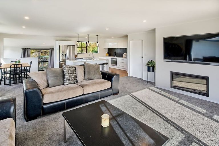 Photo of property in 9 The Sounding, Whitby, Porirua, 5024