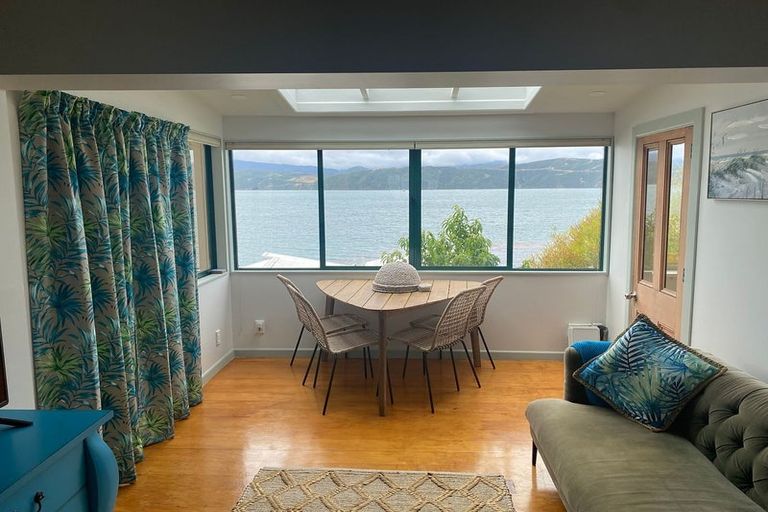 Photo of property in 277 Karaka Bay Road, Karaka Bays, Wellington, 6022