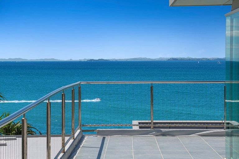 Photo of property in 859 Whangaparaoa Road, Manly, Whangaparaoa, 0930