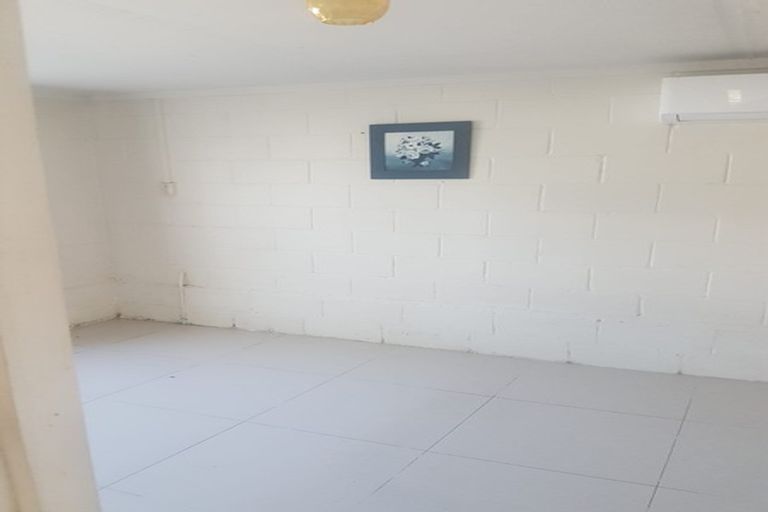 Photo of property in 20 Woodford Avenue, Henderson, Auckland, 0610