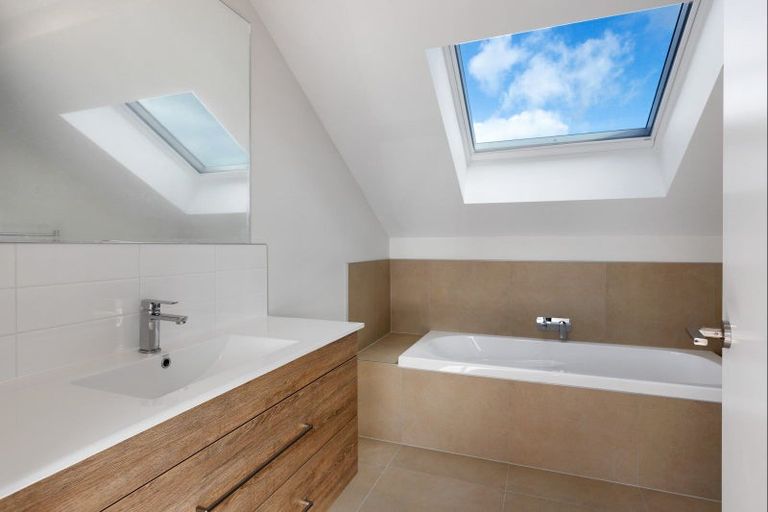 Photo of property in 58 Paparahi Place, Wainui, Silverdale, 0992