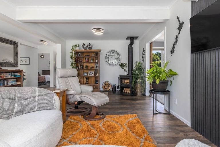 Photo of property in 4 Nuhaka Place, Paraparaumu Beach, Paraparaumu, 5032