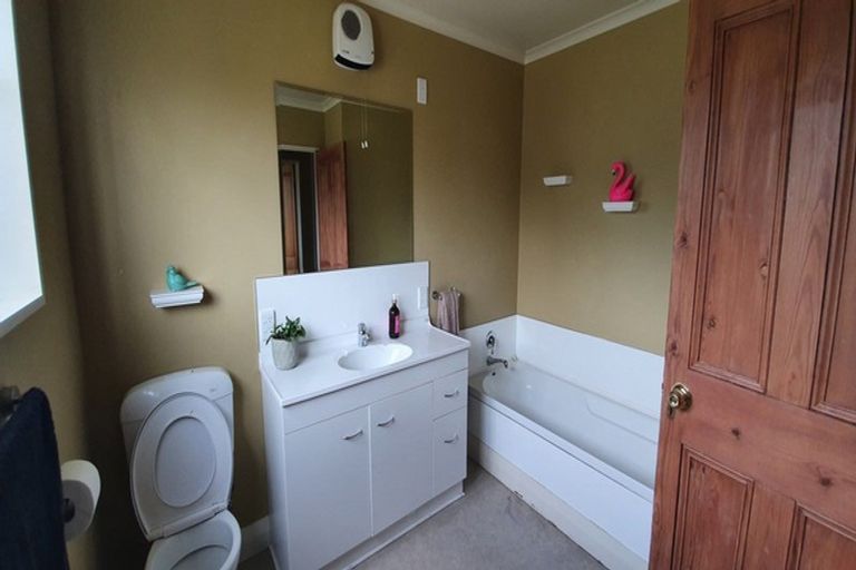 Photo of property in 35 Lauder-omakau Road, Omakau, 9376