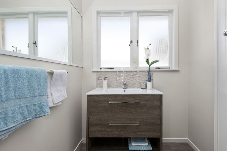 Photo of property in 22 Edmund Hillary Avenue, Papakura, 2110