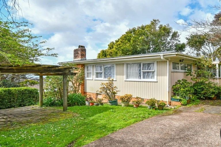 Photo of property in 301 Glenfield Road, Glenfield, Auckland, 0629