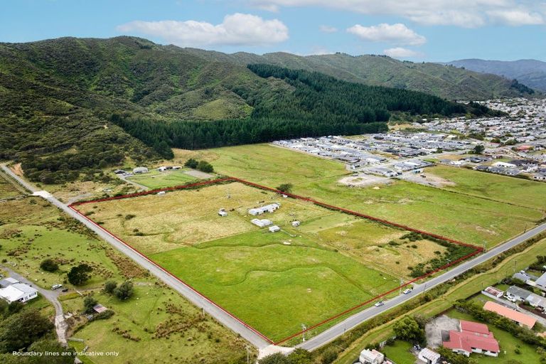 Photo of property in 112 Upper Fitzherbert Road, Wainuiomata, 5373