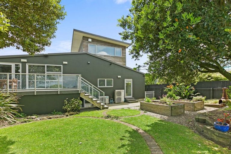 Photo of property in 15 Tiromoana Crescent, Bell Block, New Plymouth, 4312