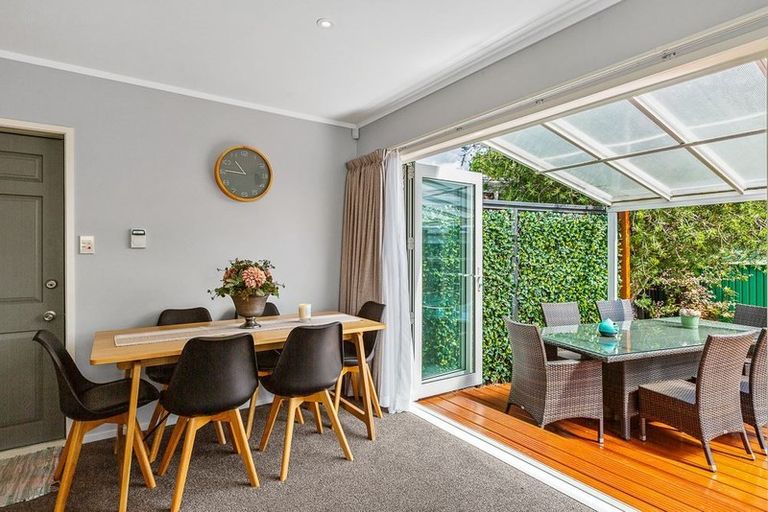 Photo of property in 1/12 Doment Crescent, Orewa, 0931