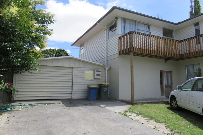 Photo of property in 4171a Great North Road, Glen Eden, Auckland, 0602