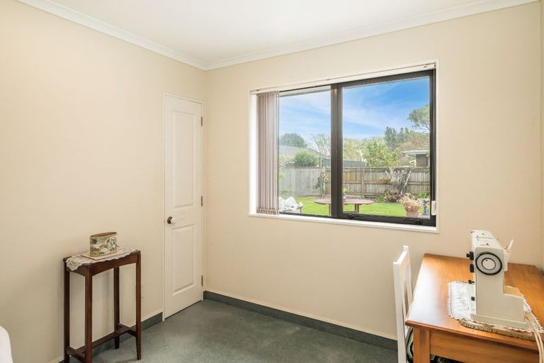 Photo of property in 2 Charnwood Grove, Waikanae, 5036