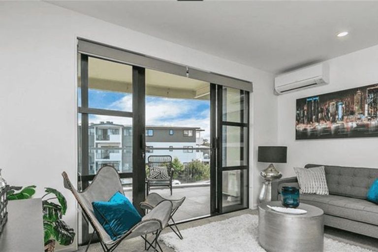 Photo of property in Apollo Apartments, 201/46 Rosedale Road, Rosedale, Auckland, 0632